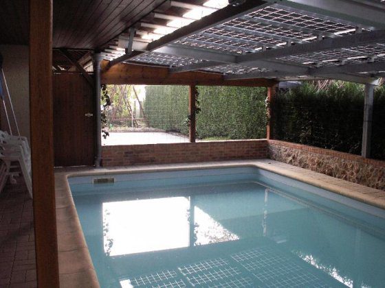 découvrez comment un hangar peut se transformer en piscine solaire, alliant confort et durabilité. profitez d'une baignade écologique tout en réduisant vos coûts d'énergie. explorez les avantages d'une piscine chauffée par l'énergie solaire, idéale pour les amateurs de baignade. transformez votre espace extérieur en un véritable havre de paix.