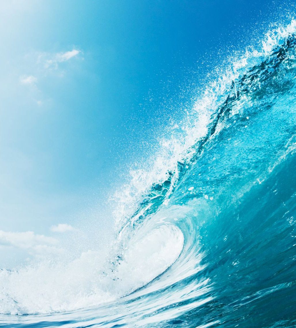 découvrez le potentiel des vagues pour la production d'énergie renouvelable. explorez comment les technologies innovantes transforment la force océanique en électricité durable et contribuent à un avenir énergétique plus propre.
