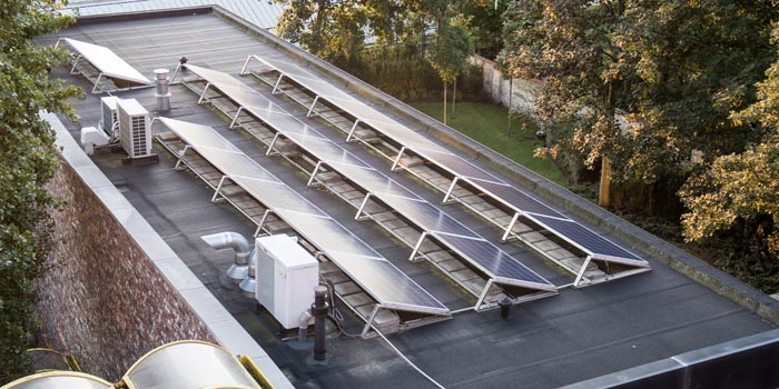 découvrez les prix au mètre carré pour l'installation de toiture photovoltaïque et optimisez votre investissement dans l'énergie solaire. informez-vous sur les coûts, les avantages et les aides disponibles pour rendre votre projet accessible.
