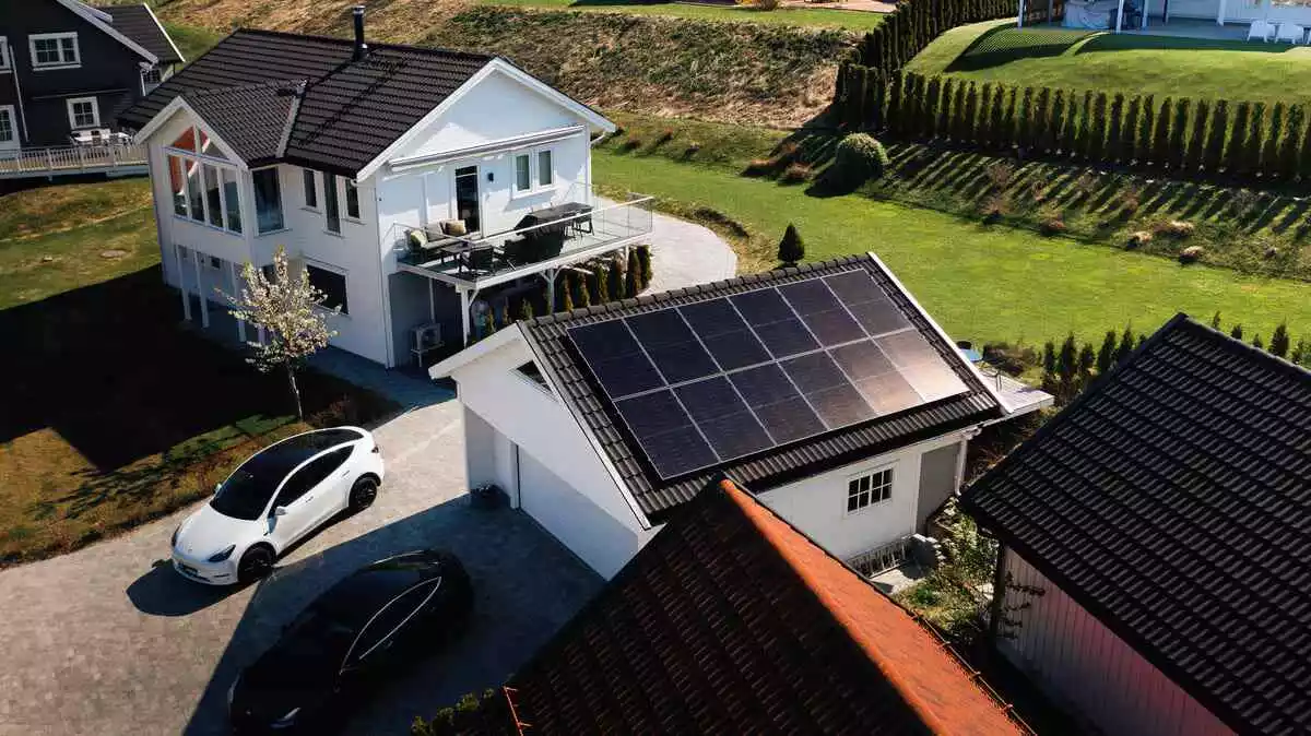 découvrez comment les panneaux solaires peuvent devenir une solution rentable pour votre énergie. optimisez vos économies et améliorez votre empreinte carbone grâce à des technologies innovantes et des subventions accessibles.