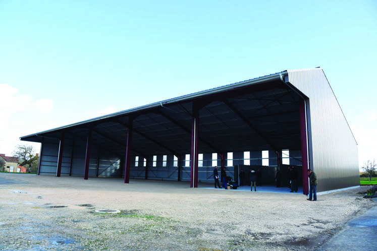 découvrez comment rentabiliser votre bâtiment agricole grâce à des solutions innovantes et des conseils pratiques. optimisez l'utilisation de vos espaces, diversifiez vos activités et maximisez vos revenus tout en préservant l'intégrité de votre exploitation.