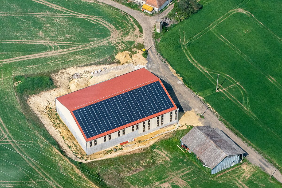 découvrez comment maximiser la rentabilité de votre hangar grâce aux panneaux photovoltaïques. apprenez les avantages économiques et écologiques de l'énergie solaire pour transformer votre espace en une source de revenus durable.