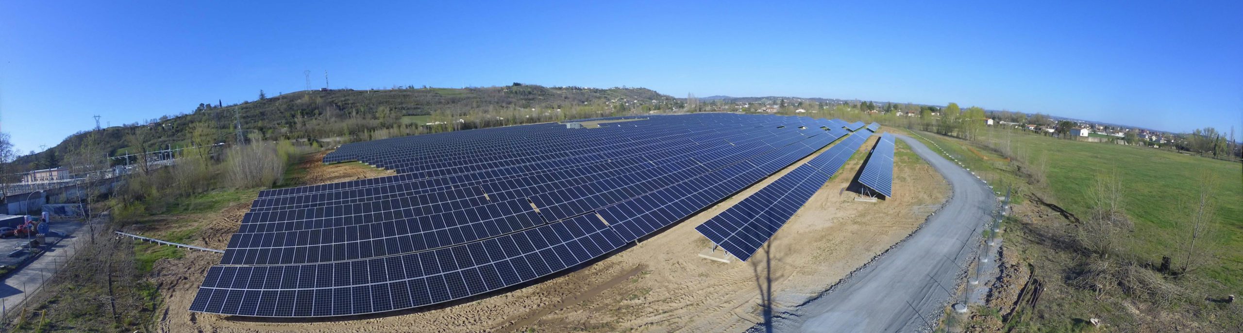 découvrez comment maximiser la rentabilité de votre hangar avec des panneaux photovoltaïques (pv). apprenez les avantages économiques, les stratégies d'optimisation et les opportunités de revenus grâce à l'énergie solaire.