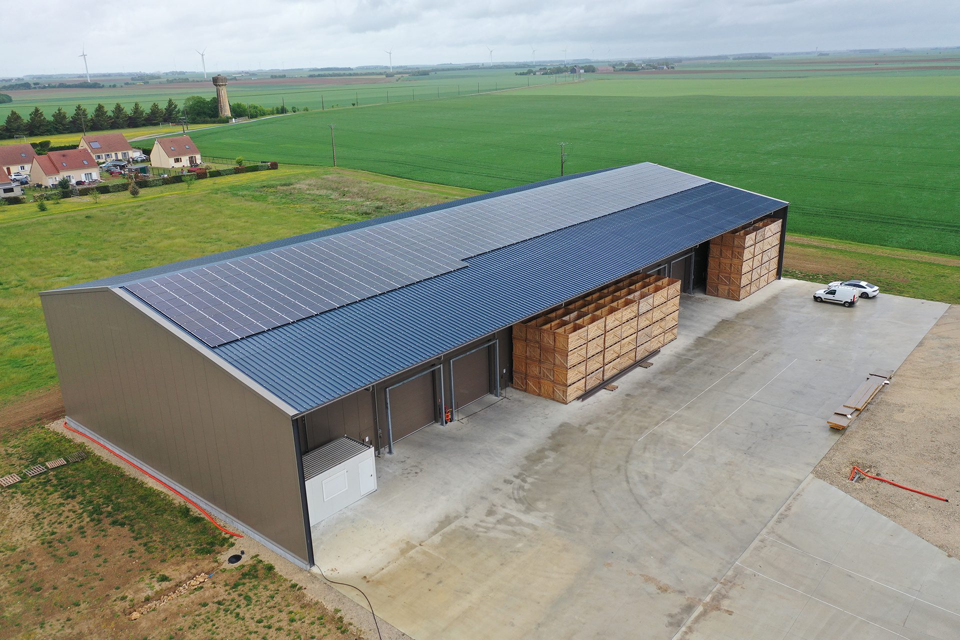 découvrez le roi des hangars agricoles : une solution optimale pour le stockage et la protection de vos équipements. profitez d'une structure robuste et adaptable, idéale pour les besoins des agriculteurs modernes.