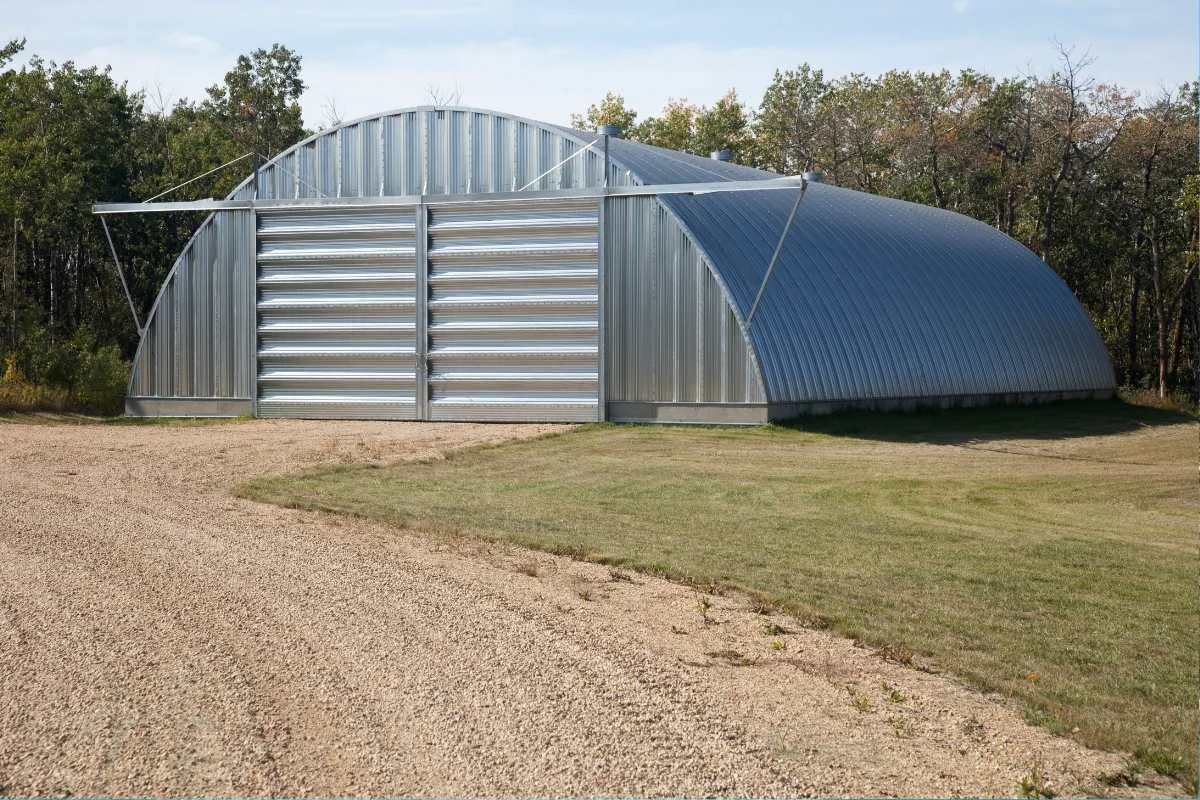 découvrez le roi hangar photovoltaïque, une solution innovante pour optimiser la production d'énergie solaire. profitez d'un espace efficace et durable pour vos installations photovoltaïques, alliant performance et respect de l'environnement.