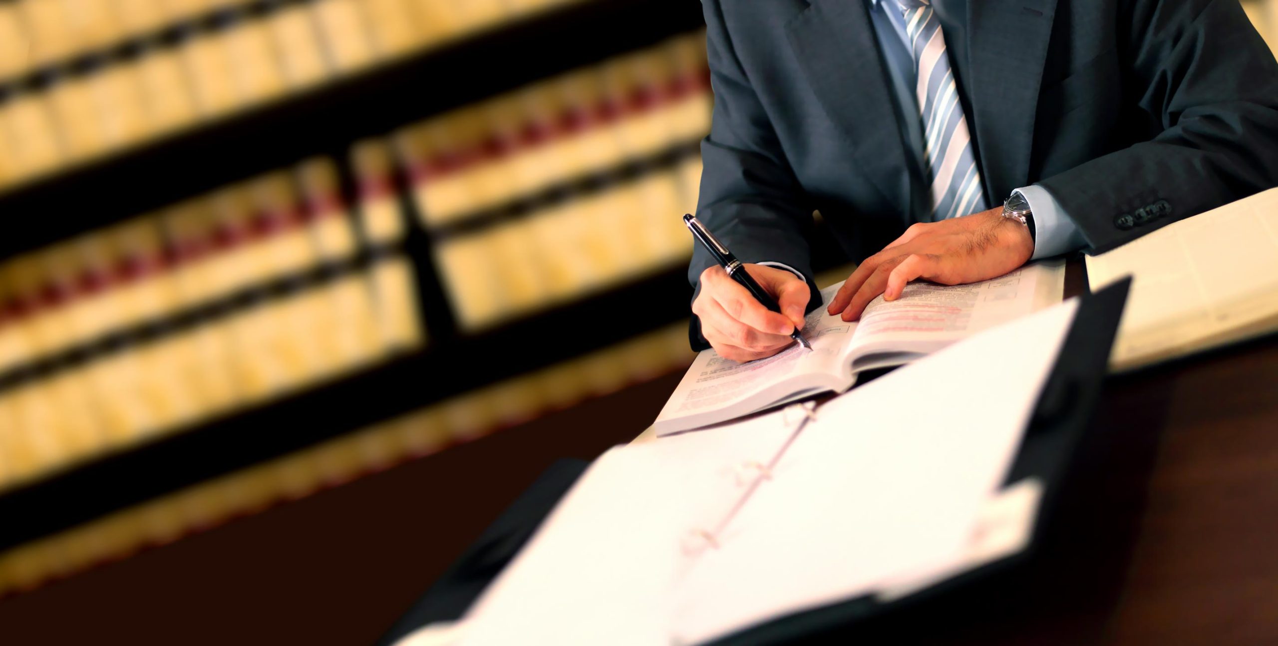 découvrez l'importance de la sécurité juridique pour protéger vos droits et assurer la pérennité de vos activités. une gestion rigoureuse de vos obligations légales est essentielle pour prévenir les litiges et garantir la confiance dans vos relations professionnelles.