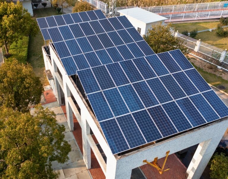 découvrez les opportunités de subventions pour les fermes solaires en france. maximisez vos investissements dans les énergies renouvelables grâce à des aides financières accessibles et des conseils pratiques pour faciliter vos projets solaires.