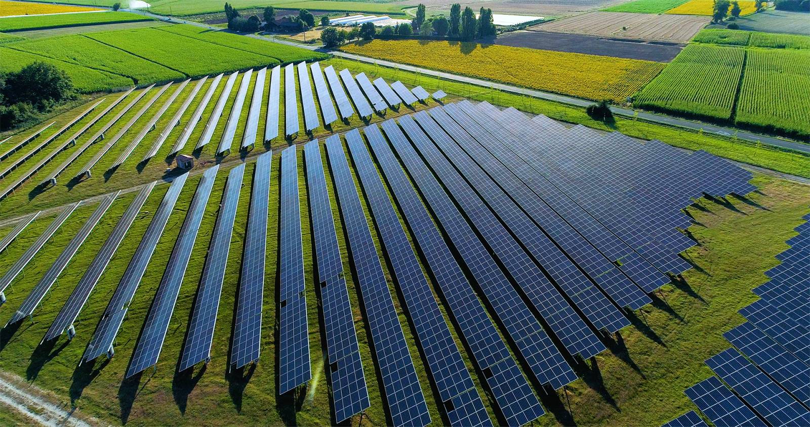 découvrez comment les systèmes photovoltaïques agricoles transforment l'énergie renouvelable en atout pour l'agriculture. optimisez votre production tout en réduisant votre empreinte carbone grâce à des solutions énergétiques durables et efficaces.