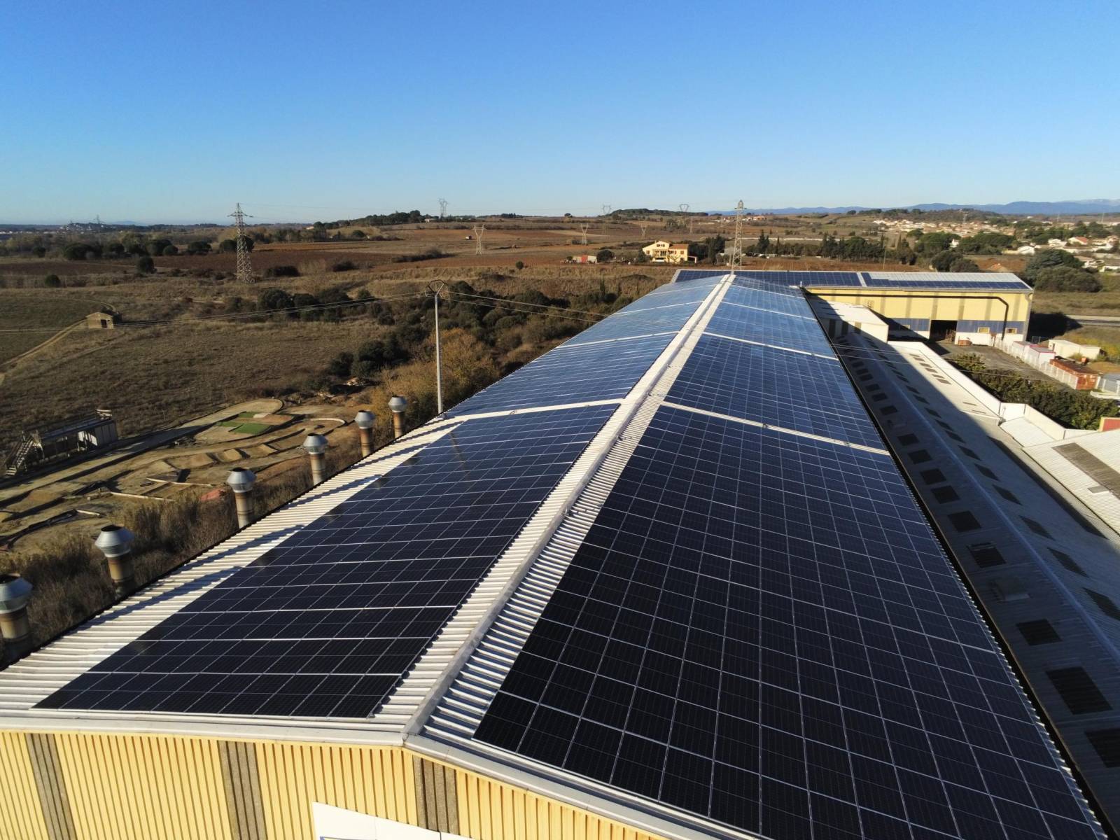 découvrez les avantages d'une toiture hangar photovoltaïque, une solution innovante pour optimiser l'espace tout en produisant de l'énergie renouvelable. idéale pour les entreprises souhaitant réduire leurs coûts énergétiques et contribuer à la transition écologique.