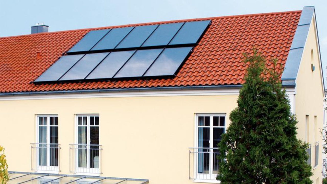 découvrez comment bénéficier d'une toiture photovoltaïque gratuite et produire votre propre électricité. profitez des subventions et aides disponibles pour intégrer des panneaux solaires sans coût initial. transformez votre toit en une source d'énergie renouvelable et réduisez vos factures d'électricité dès aujourd'hui !
