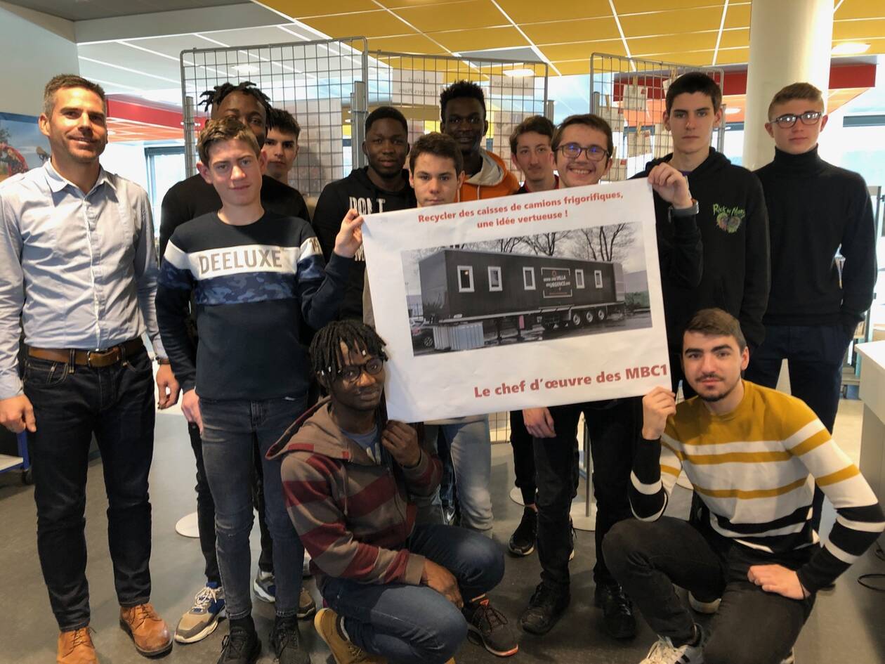 découvrez comment transformer un bâtiment ordinaire en chef-d'œuvre architectural grâce à des techniques innovantes et un design inspirant. inspirez-vous de projets de rénovation audacieux et apprenez à valoriser le patrimoine tout en intégrant des éléments modernes.
