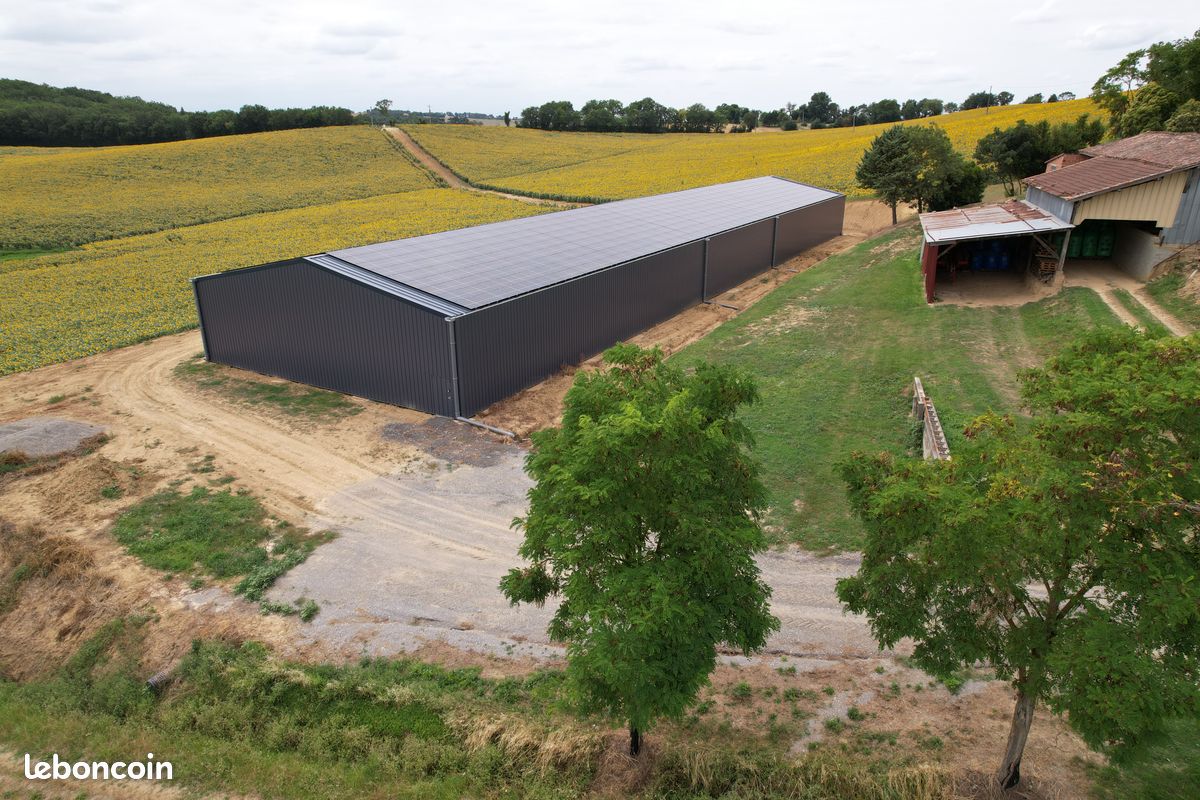 découvrez le triangle photovoltaïque, une solution innovante pour maximiser la production d'énergie solaire. apprenez comment cette configuration unique optimise l'absorption de la lumière et augmente l'efficacité de vos installations solaires.