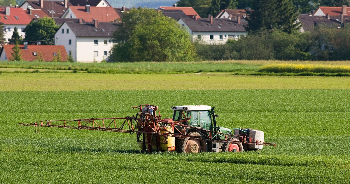 découvrez la réalité derrière les surfaces agricoles : enjeux, statistiques et impact sur l'environnement. explorez comment les surfaces agricoles évoluent et leur rôle crucial dans le développement durable.