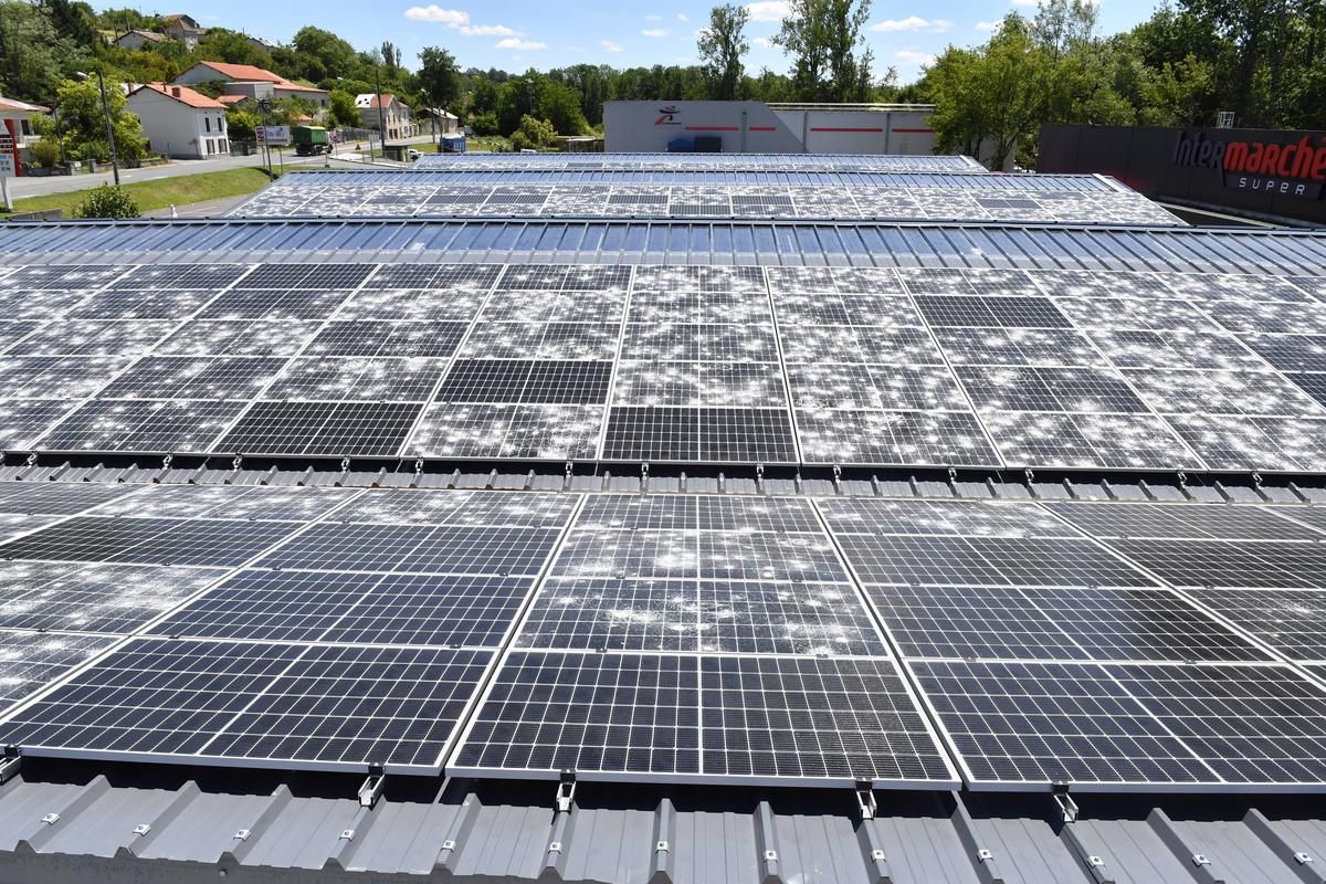 protégez votre investissement avec notre assurance dédiée aux hangars photovoltaïques. bénéficiez d'une couverture complète contre les risques liés aux dommages, aux intempéries et à la perte de revenu, afin de garantir le bon fonctionnement de votre installation solaire.