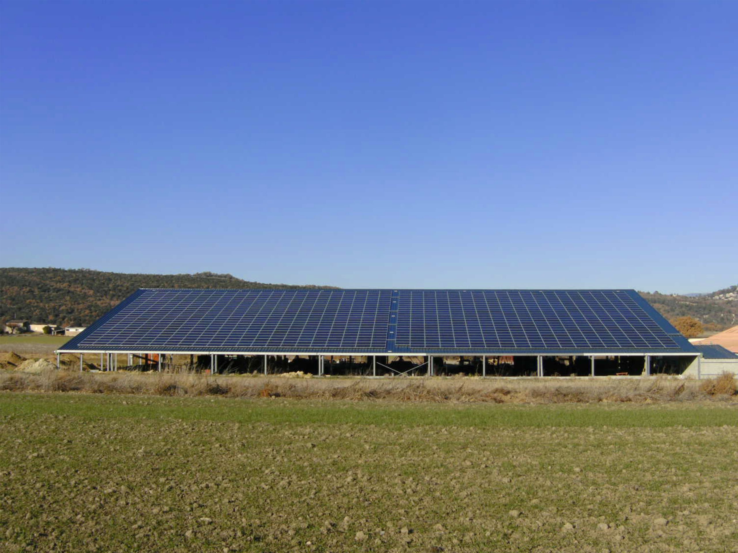 découvrez comment les collectivités peuvent tirer parti des hangars photovoltaïques pour produire de l'énergie renouvelable, réduire leurs coûts et contribuer à la transition énergétique. une solution innovante qui allie durabilité et efficacité économique.