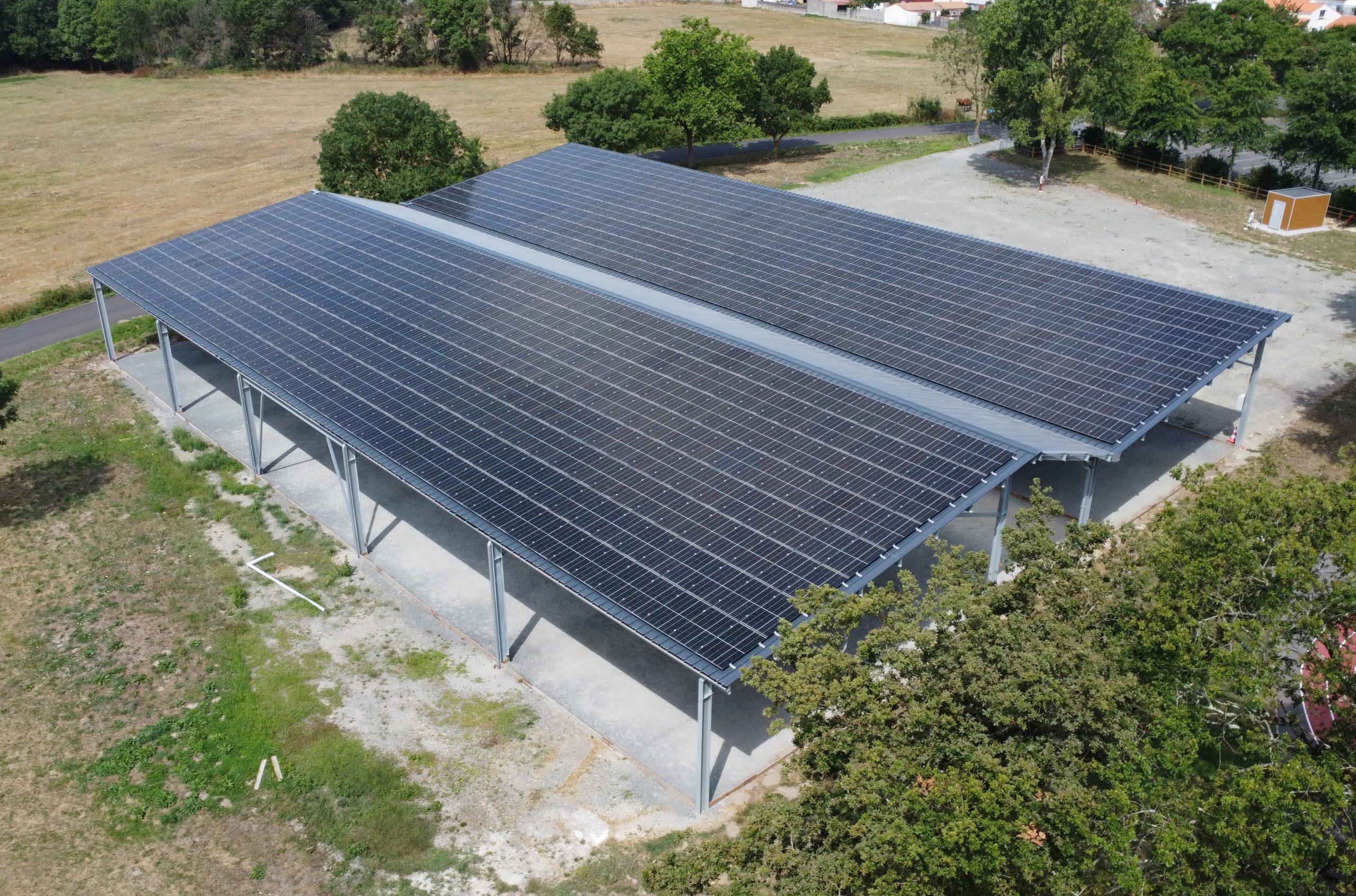 découvrez les dernières compétitions autour des hangars photovoltaïques, un espace innovant pour maximiser l'énergie solaire. participez aux événements, échangez des idées et accompagnez le développement durable avec des solutions énergétiques performantes.