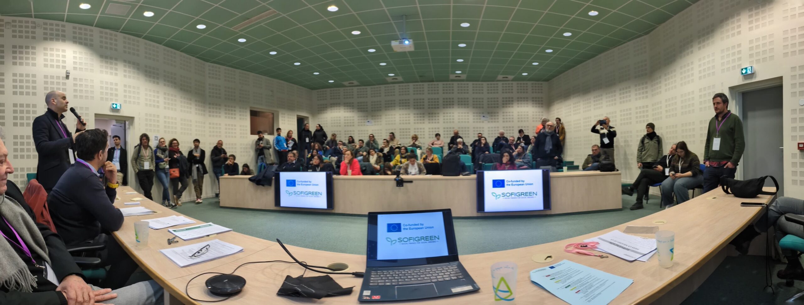 découvrez nos conférences sur les technologies vertes, où des experts partagent leurs connaissances sur les innovations écologiques, la durabilité et les solutions pour un avenir respectueux de l'environnement.