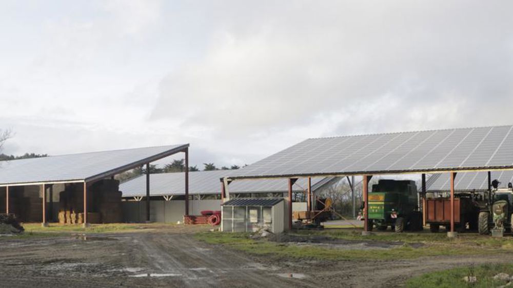 découvrez les coopératives photovoltaïques, un modèle innovant de production d'énergie solaire, favorisant la transition énergétique, l'engagement communautaire et des bénéfices partagés pour un avenir durable.