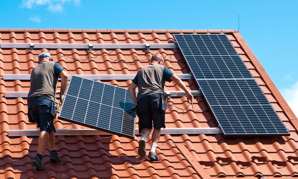 découvrez les meilleures options de financement pour l'achat de panneaux solaires. informez-vous sur les aides disponibles, les prêts à taux zéro et les subventions qui vous permettent de réduire vos investissements tout en profitant des avantages écologiques et économiques de l'énergie solaire.