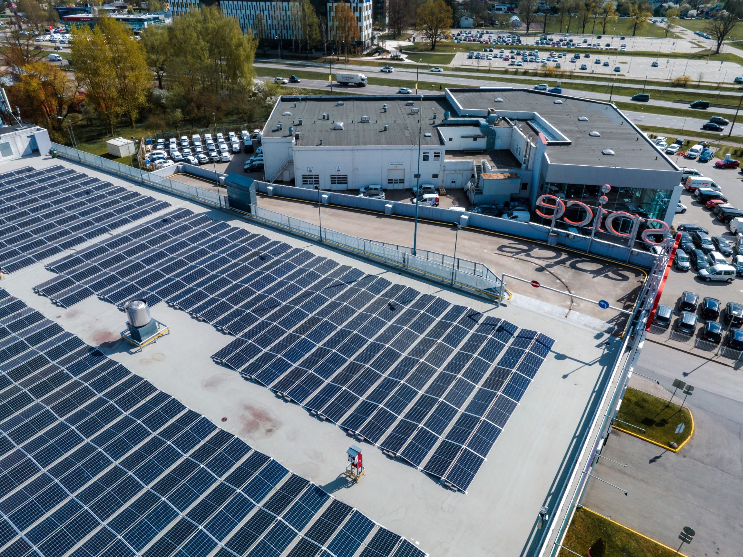 découvrez comment les hangars photovoltaïques peuvent réduire votre dépendance énergétique. profitez de solutions durables et économiques pour produire votre propre électricité tout en contribuant à la transition énergétique.