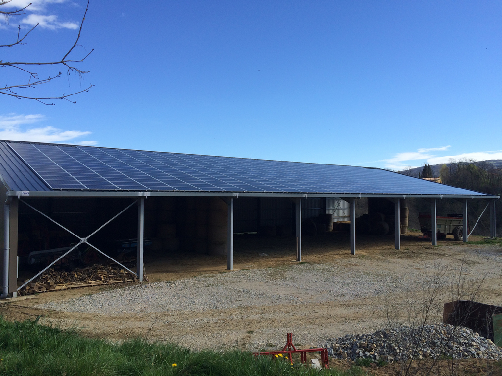 découvrez les avantages des hangars photovoltaïques ruraux : une solution innovante pour produire de l'énergie renouvelable tout en optimisant l'espace agricole. idéaux pour les exploitations agricoles, ces structures allient efficacité énergétique et durabilité environnementale.