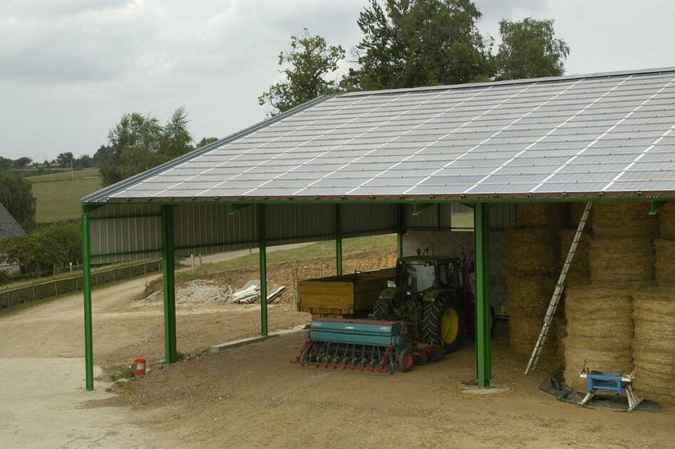 découvrez les dernières innovations en matière de hangars photovoltaïques, alliant efficacité énergétique et durabilité. transformez vos espaces de stockage en sources d'énergie renouvelable tout en optimisant vos coûts.