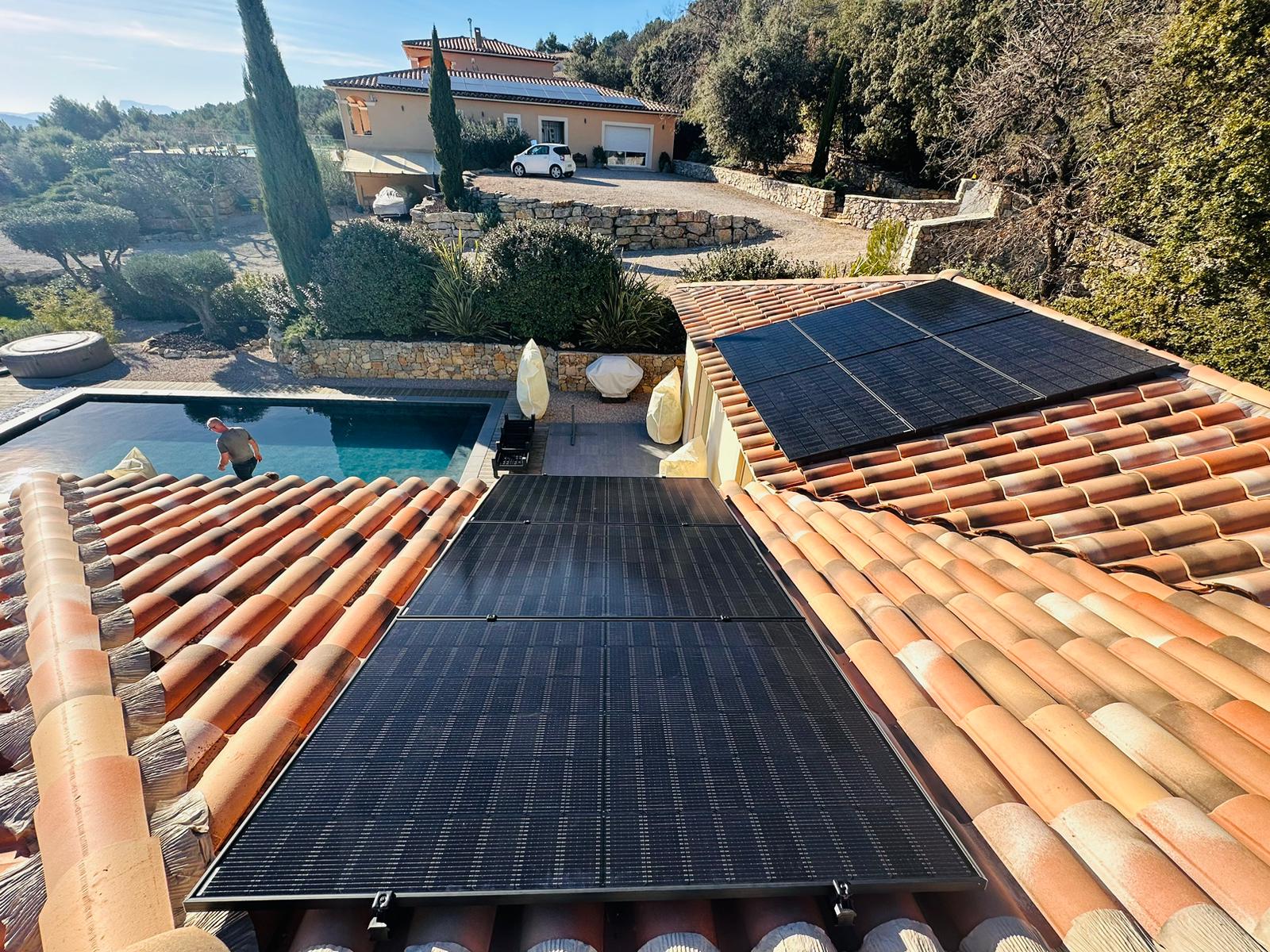 découvrez comment optimiser l'orientation de votre toit de hangar pour maximiser l'efficacité de vos panneaux photovoltaïques. profitez d'une énergie renouvelable idéale grâce à des conseils d'experts et des techniques adaptées à votre installation.