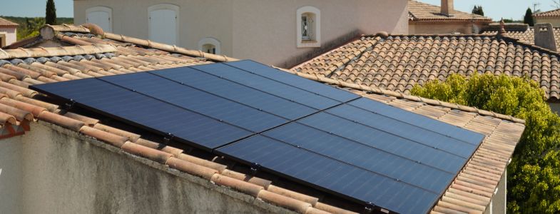 découvrez comment les panneaux solaires façonnent un avenir durable et énergétique. explorez les avantages, les innovations technologiques et l'impact environnemental qui positionnent cette source d'énergie renouvelable comme une solution incontournable pour les générations futures.