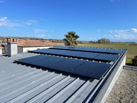 découvrez l'importance du recyclage des panneaux photovoltaïques pour un avenir plus durable. apprenez comment les matériaux des panneaux solaires sont récupérés et réutilisés, contribuant ainsi à la préservation de l'environnement et à l'économie circulaire.