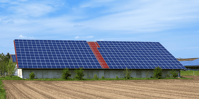 découvrez les retours d'expérience des agriculteurs sur l'utilisation des panneaux photovoltaïques. apprenez comment ces technologies transforment l'agriculture durable, permettent de générer des revenus supplémentaires et réduisent l'empreinte écologique des exploitations. rejoignez le mouvement vers une agriculture plus verte et rentable.