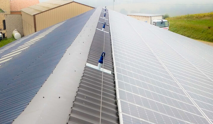 découvrez tout ce qu'il faut savoir sur la sécurité photovoltaïque. assurez la protection de vos installations solaires grâce à nos conseils et meilleures pratiques pour prévenir les risques et optimiser le rendement de vos panneaux solaires.