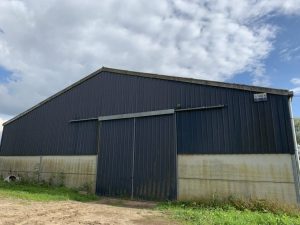 découvrez les multiples utilisations d'un hangar agricole : stockage de matériel, abri pour animaux, ateliers de réparation et plus encore. optimisez votre espace de travail et protégez vos équipements grâce à des infrastructures adaptées aux besoins de l'agriculture moderne.