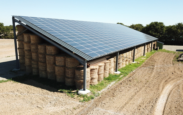 découvrez comment les hangars agricoles photovoltaïques offrent une solution innovante et durable pour optimiser l'espace de travail tout en générant de l'énergie renouvelable. transformez votre exploitation agricole avec des installations solaires adaptées à vos besoins.