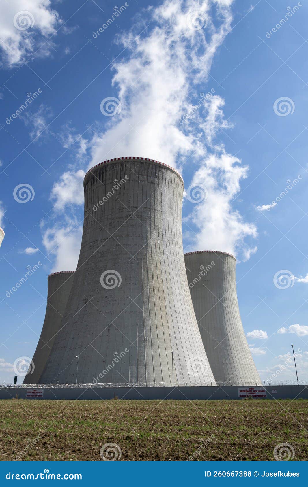 découvrez les clés de l'autosuffisance énergétique et apprenez comment réduire votre dépendance aux ressources externes. adoptez des solutions durables pour un avenir énergétique plus résilient et respectueux de l'environnement.