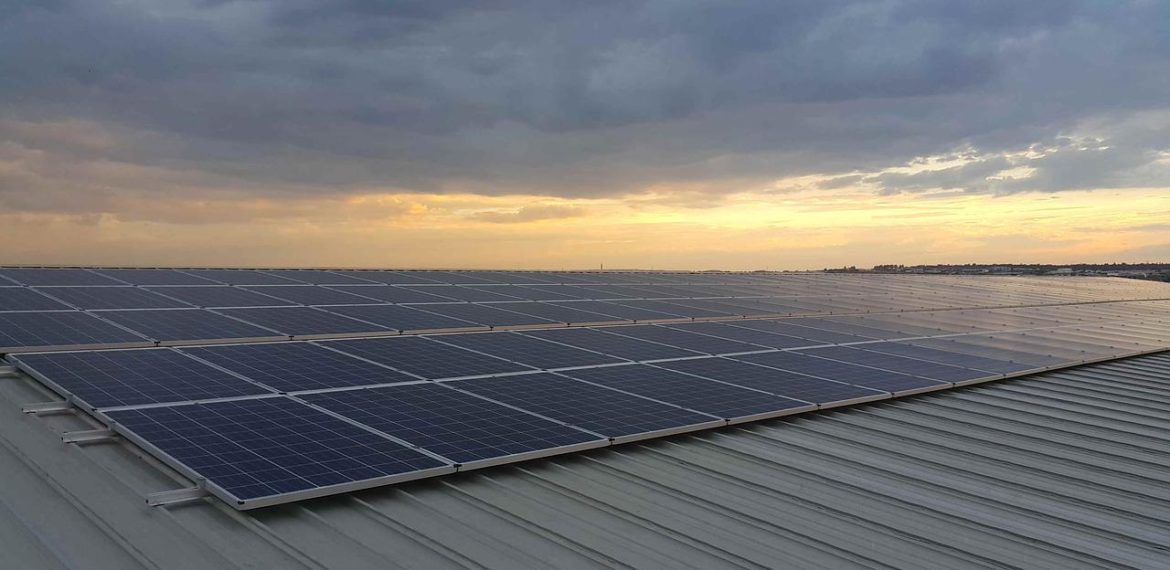 découvrez les nombreux avantages des panneaux photovoltaïques, tels que la production d'énergie renouvelable, la réduction des factures d'électricité et l'impact positif sur l'environnement. optez pour une solution durable et économiquement avantageuse avec l'énergie solaire.