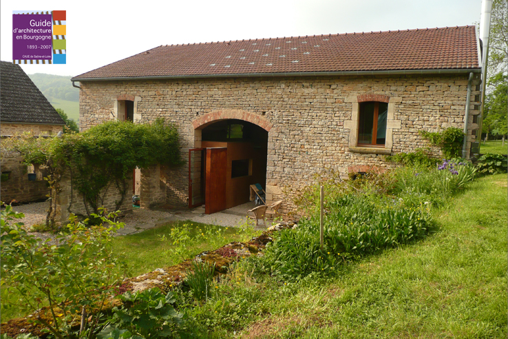 découvrez notre guide complet sur les bâtiments agricoles, conçu pour vous aider à choisir, construire et entretenir des infrastructures adaptées à vos besoins. explorez des conseils d'experts, des normes réglementaires et des astuces pratiques pour optimiser vos projets agricoles.