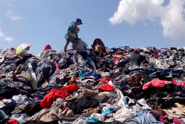 découvrez l'impact du textile sur l'environnement et la société. explorez les défis de l'industrie textile, les initiatives durables et les solutions pour une mode responsable. informez-vous sur les conséquences écologiques et sociales de nos choix vestimentaires.