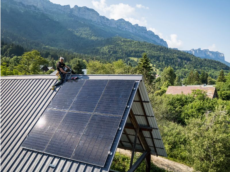 découvrez nos services d'installation de panneaux photovoltaïques en rhône-alpes. profitez de solutions écologiques et économiques pour produire votre propre énergie renouvelable. contactez nos experts pour un devis personnalisé et commencez à réduire vos factures d'électricité tout en préservant l'environnement.
