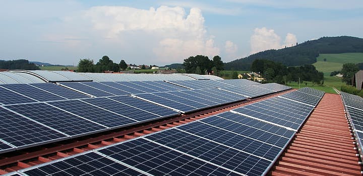 découvrez comment investir dans des panneaux solaires peut réduire vos factures d'électricité, augmenter la valeur de votre propriété et contribuer à un avenir durable. informez-vous sur les avantages, les aides financières et les meilleures pratiques pour un investissement rentable dans l'énergie solaire.